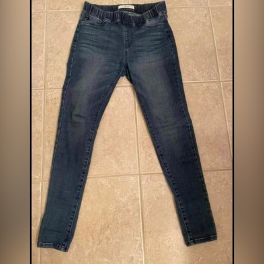 KanCan Elastic Waist Jeans 5/26
